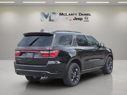 DB Black Crystal Clearcoat 2026 Dodge Durango GT