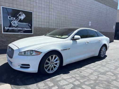 2011 Jaguar XJ Base