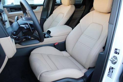 2026 Porsche Cayenne Base