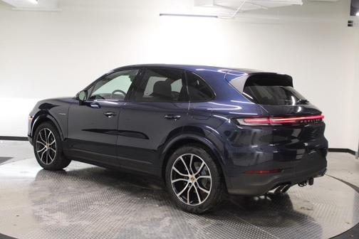2026 Porsche Cayenne AWD
