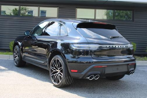 2025 Porsche Macan 