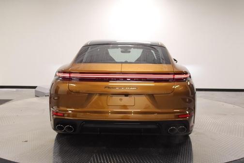 2025 Porsche Panamera GTS