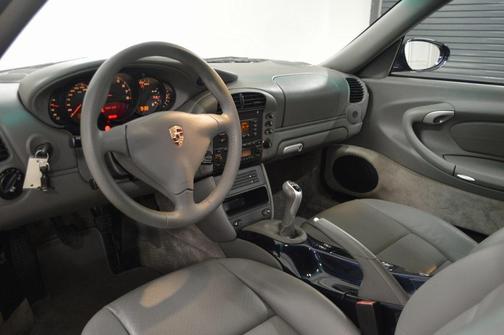 2003 Porsche 911 Carrera 4