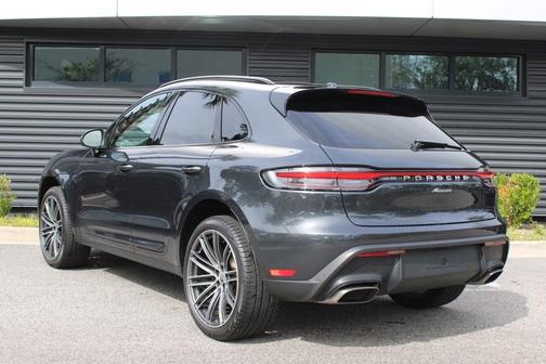 2025 Porsche Macan 