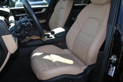 2025 Porsche Cayenne Base