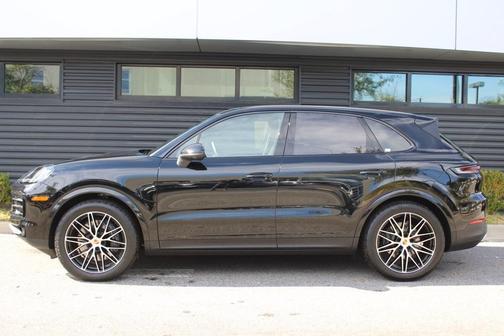 2025 Porsche Cayenne Base