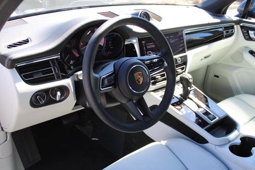 2025 Porsche Macan S