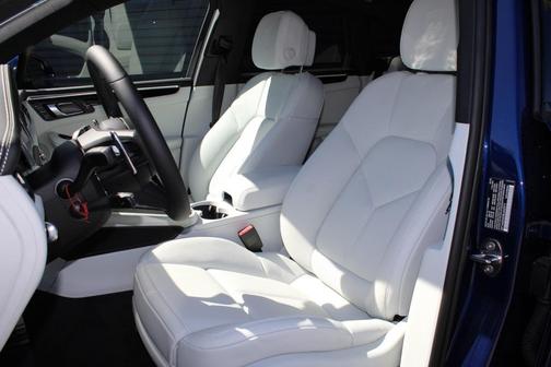 2025 Porsche Macan S