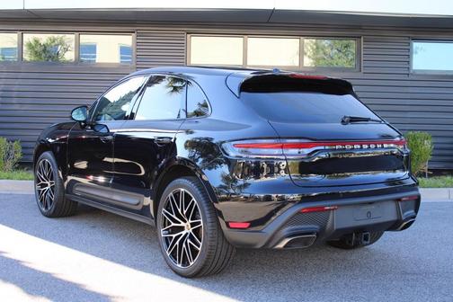 2025 Porsche Macan 