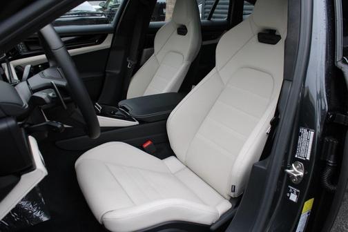 2026 Porsche Panamera Turbo