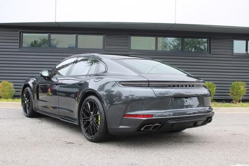 2026 Porsche Panamera Turbo