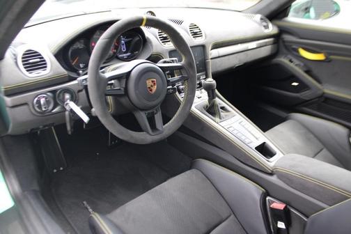 2024 Porsche 718 Cayman GT4 RS