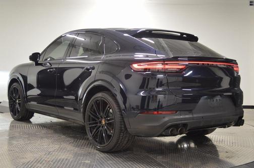 Moonlight Blue Metallic 2023 Porsche Cayenne Platinum Edition