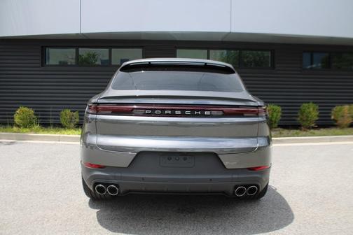 2025 Porsche Cayenne AWD