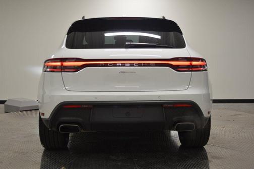 2022 Porsche Macan Base