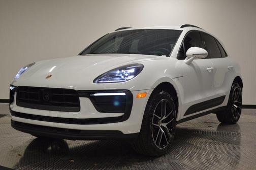 2022 Porsche Macan Base