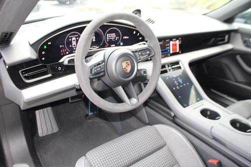 2025 Porsche Taycan 4