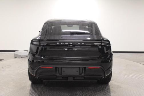 2026 Porsche Macan 4S