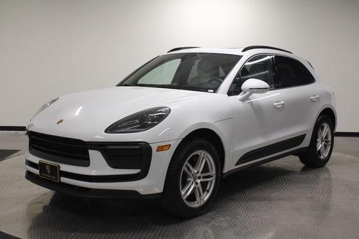 Carrara White Metallic 2022 Porsche Macan Base