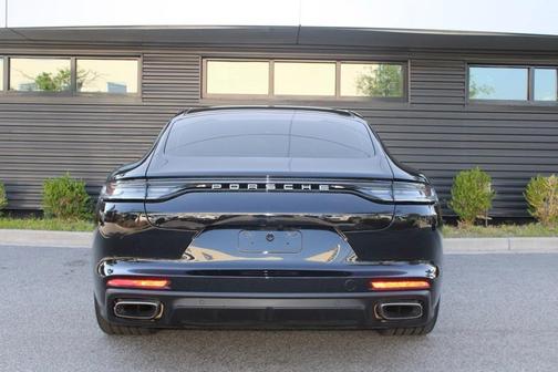 2023 Porsche Panamera 4