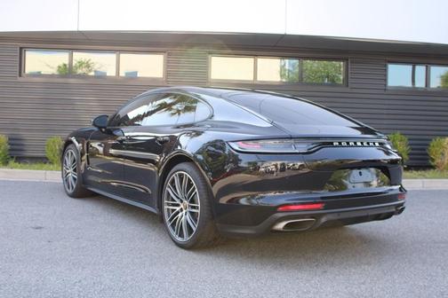 2023 Porsche Panamera 4
