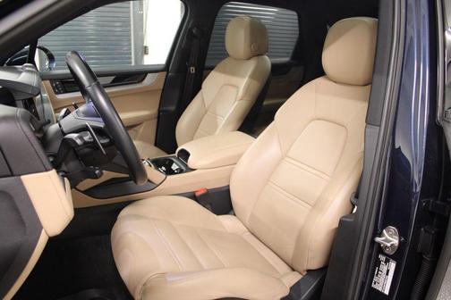 2024 Porsche Cayenne Base