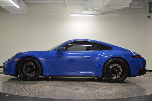 2025 Porsche 911 Carrera 4 GTS
