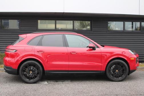 2025 Porsche Cayenne Base