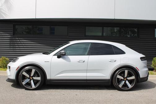 2024 Porsche Macan 4