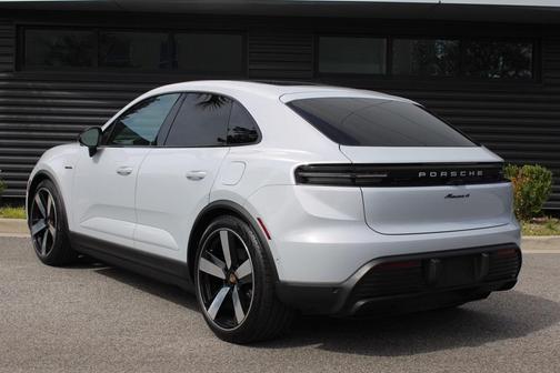 2024 Porsche Macan 4