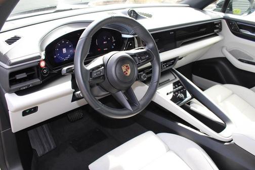 2024 Porsche Macan 4