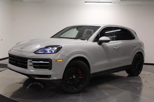 2024 Porsche Cayenne S