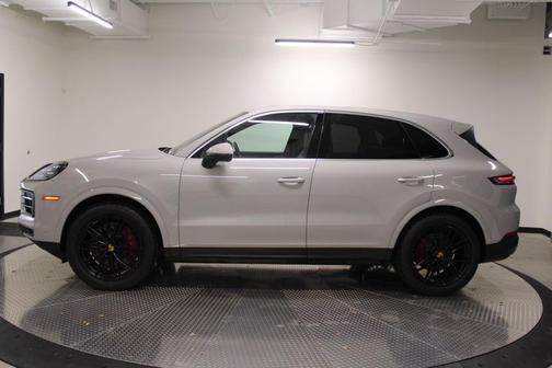 2024 Porsche Cayenne S