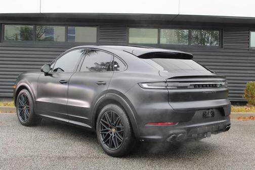 2025 Porsche Cayenne GTS