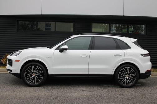 2026 Porsche Cayenne AWD