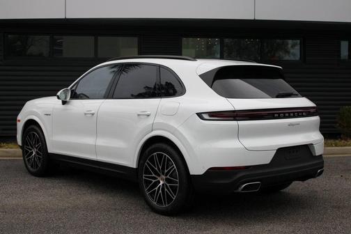 2026 Porsche Cayenne AWD