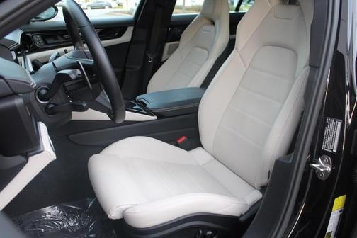 2025 Porsche Panamera Base