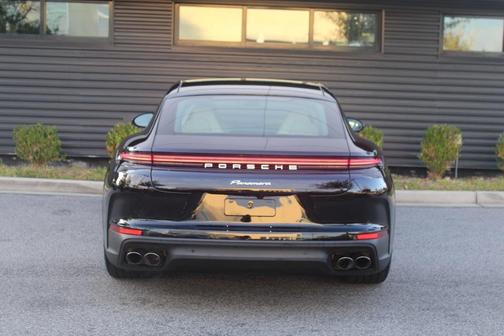 2025 Porsche Panamera Base