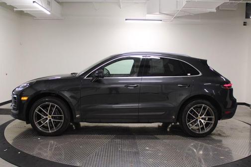 2022 Porsche Macan Base