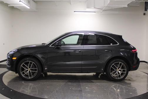 2022 Porsche Macan Base