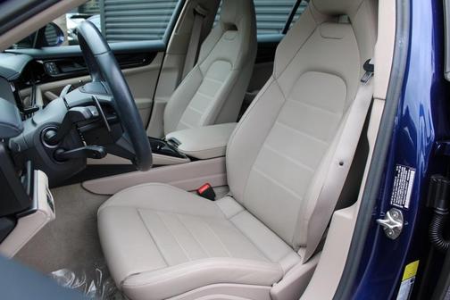 2025 Porsche Panamera Base