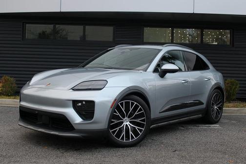 2025 Porsche Macan 4