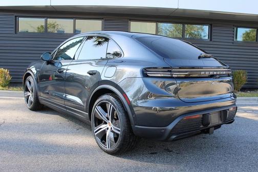 2025 Porsche Macan 4S