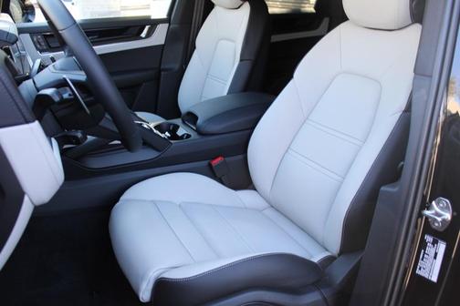 2026 Porsche Cayenne AWD