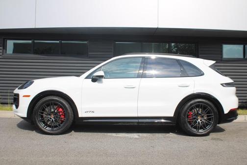 2025 Porsche Cayenne GTS