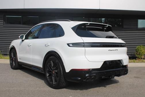 2025 Porsche Cayenne GTS
