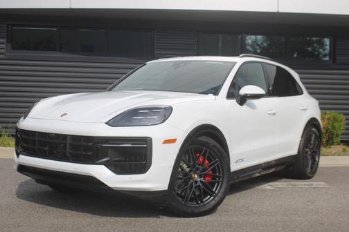 2025 Porsche Cayenne GTS