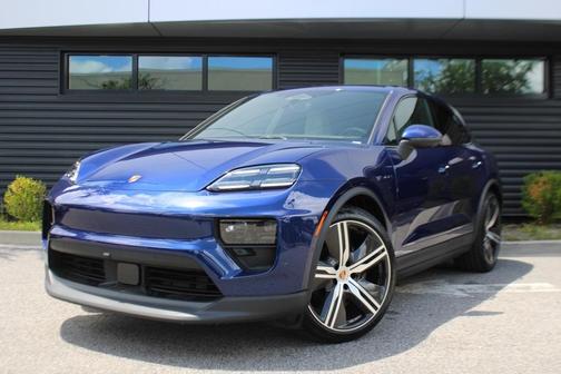 2025 Porsche Macan 4S