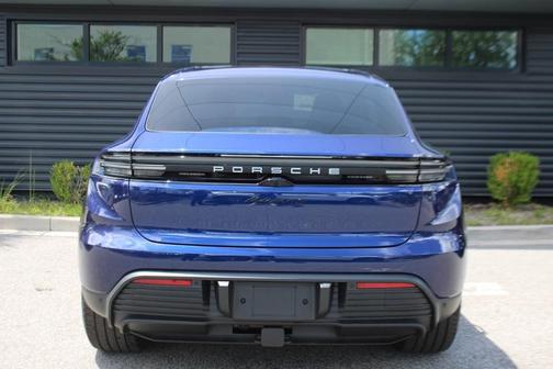 2025 Porsche Macan 4S