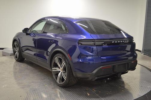 2025 Porsche Macan 4S